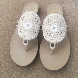 Like new size 6 Jack Rogers